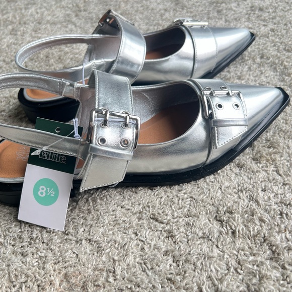 Wild Fable Metallic Silver Flats with Buckle Detail - Picture 4 of 5
